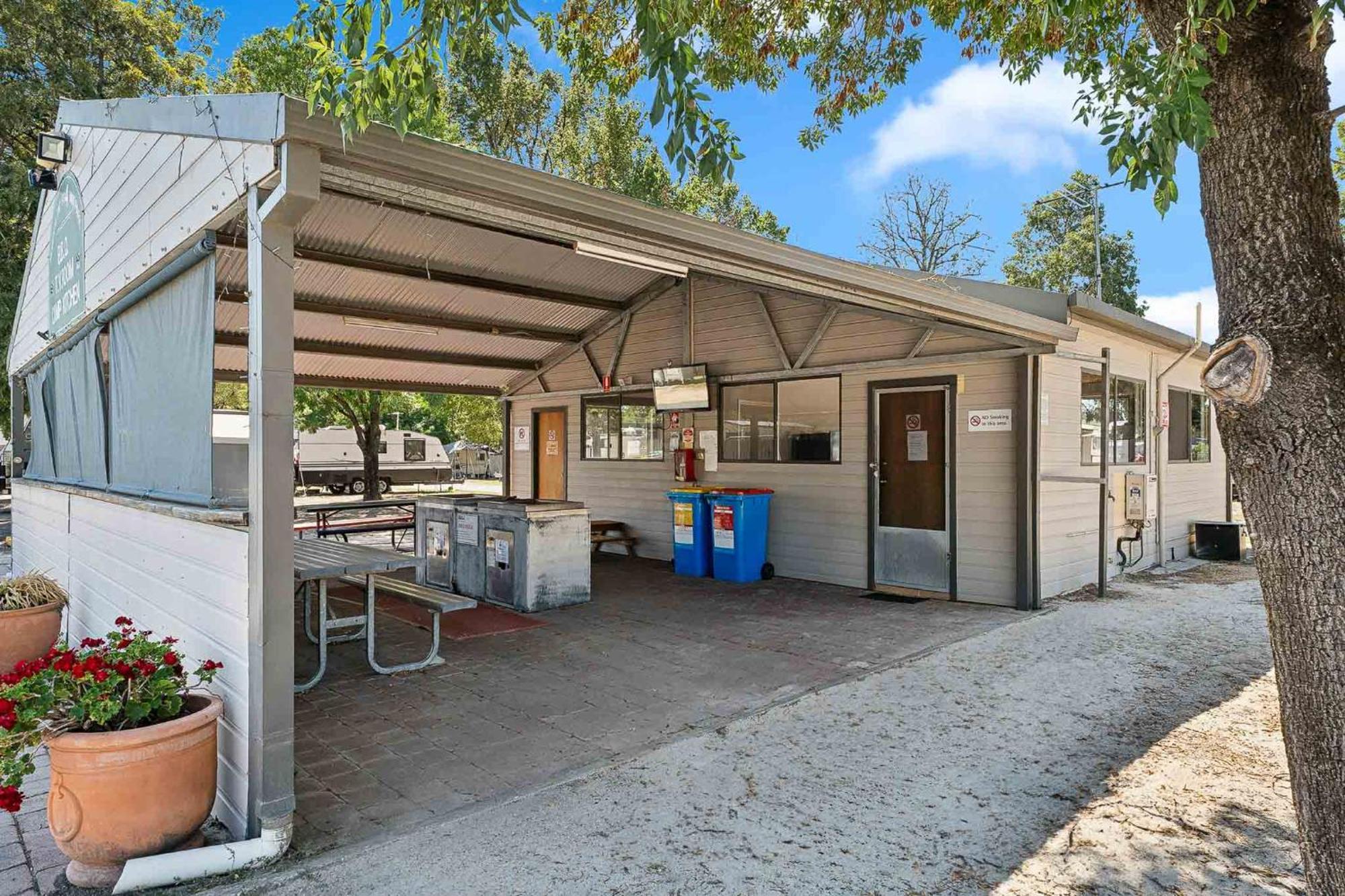 Borderland Wodonga Holiday Park 外观 照片